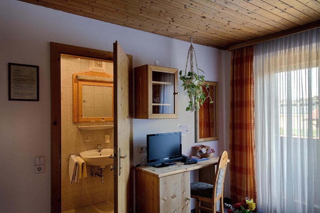 Gastehaus Heidi Bed & Breakfast Wals-Siezenheim Room photo